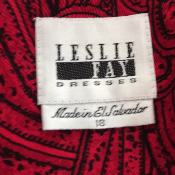Woman’s  blouse by Leslie Fay. - Picture 8 of 8